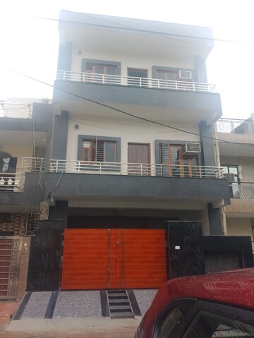 3 BHK Builder Floor For Sale in Sector 7