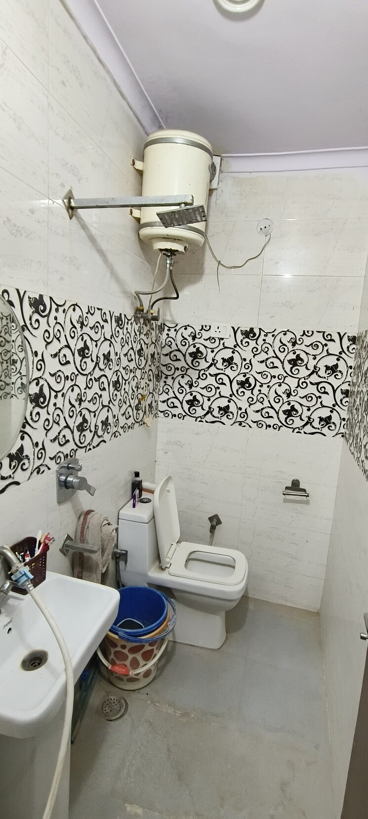 Bathroom, dwarka mor 2 Bedroom 450 Sq.Ft. Builder Floor In Dwarka Mor Delhi 9285894