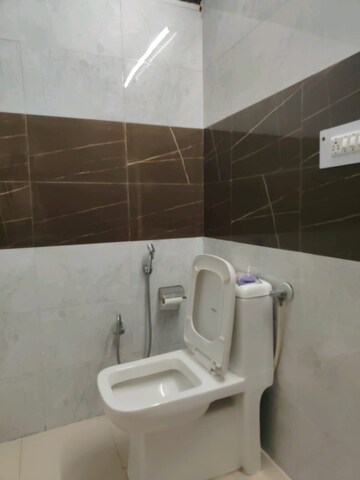 Attached Bathroom in 4 BHK Builder Floor at Ameya Sapphire 57, Sector 57 – for Rent