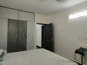 Room in 4 BHK Builder Floor at Ameya Sapphire 57, Sector 57 – for Rent