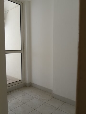 Room in 3.5 BHK Apartment at Bestech Park View Sanskruti, Sector 92 – for Rent