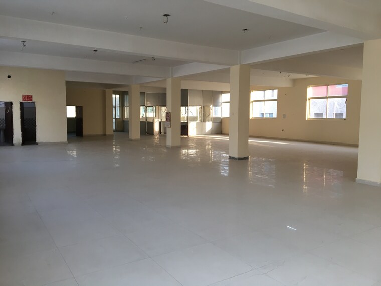 Parking, sector 68 Commercial Office Space in IT/SEZ 66000 Sq.Ft. In Sector 68 Noida 9285881