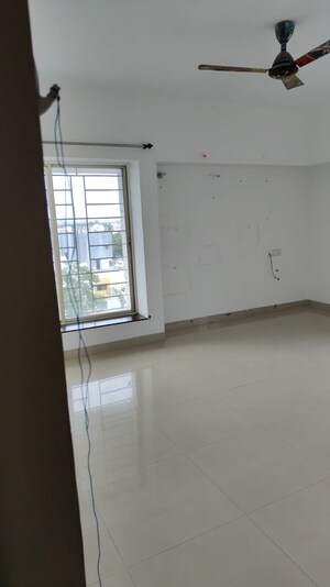 Room in 3 BHK Apartment at Aundh – for Rent