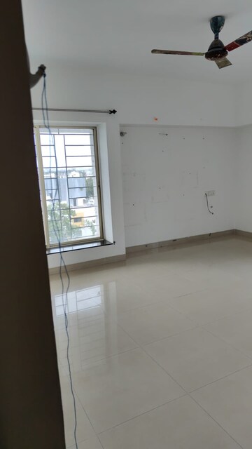 Room in 3 BHK Apartment at Aundh – for Rent