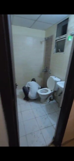 Bathroom in 2 BHK Apartment at Omaxe City, Omaxe City – for Rent