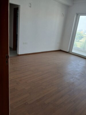Room in 4 BHK Apartment at SS Linden, Sector 84 – for Rent
