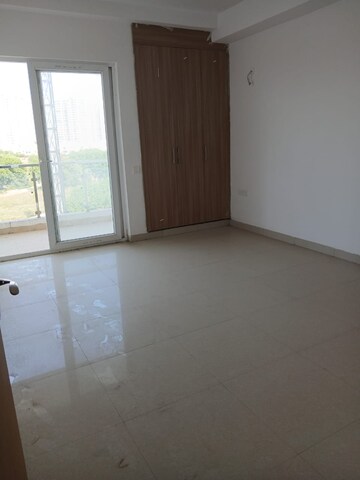 Room in 4 BHK Apartment at SS Linden, Sector 84 – for Rent