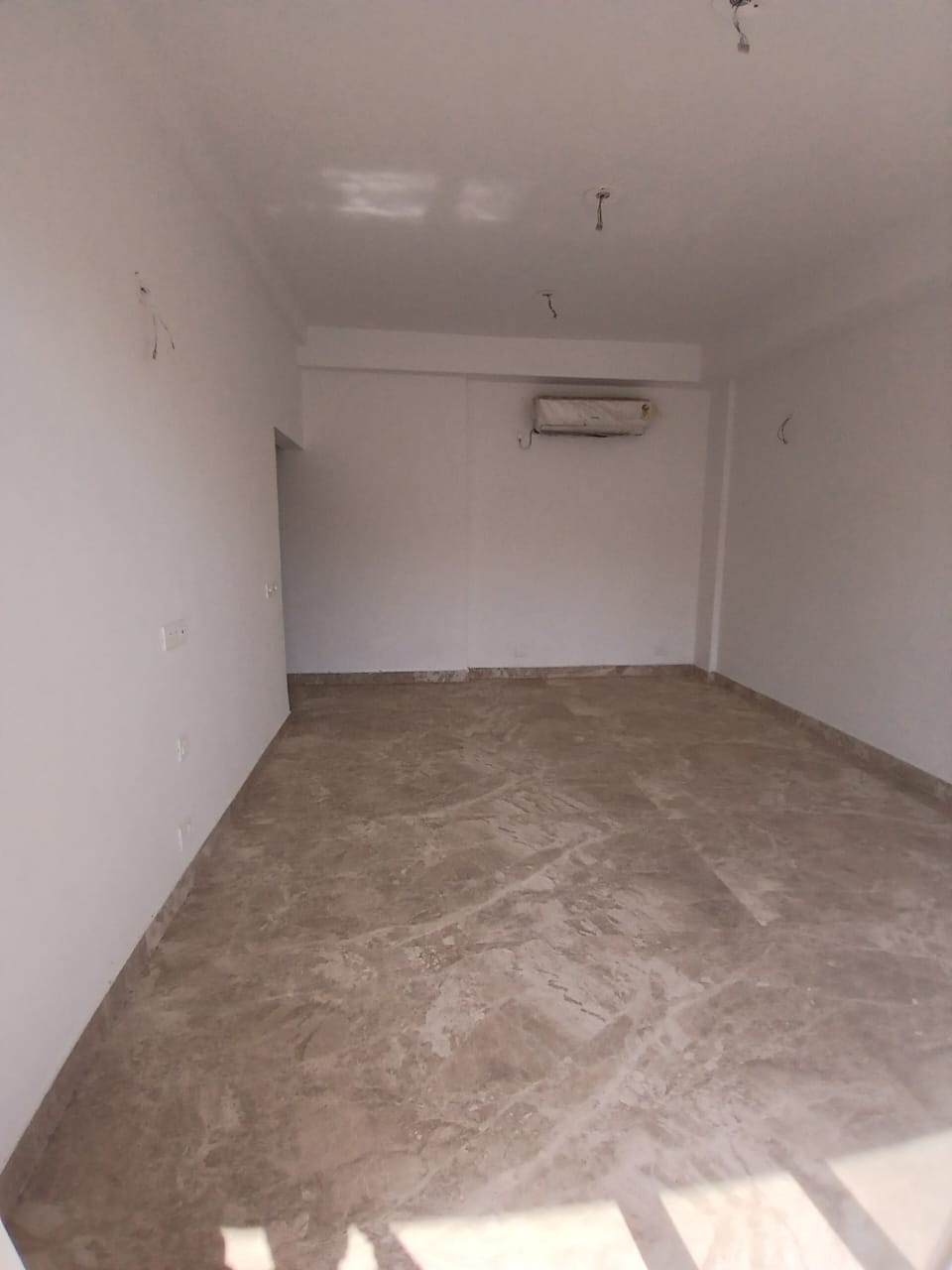 4 BHK + Servant Room Apartment For Rent in SS Linden