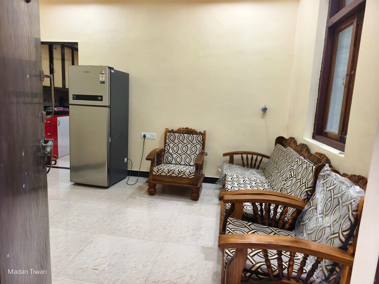 Living Room, strand-house 1 Bedroom 500 Sq.Ft. Apartment In Apollo Bunder Mumbai 9285990