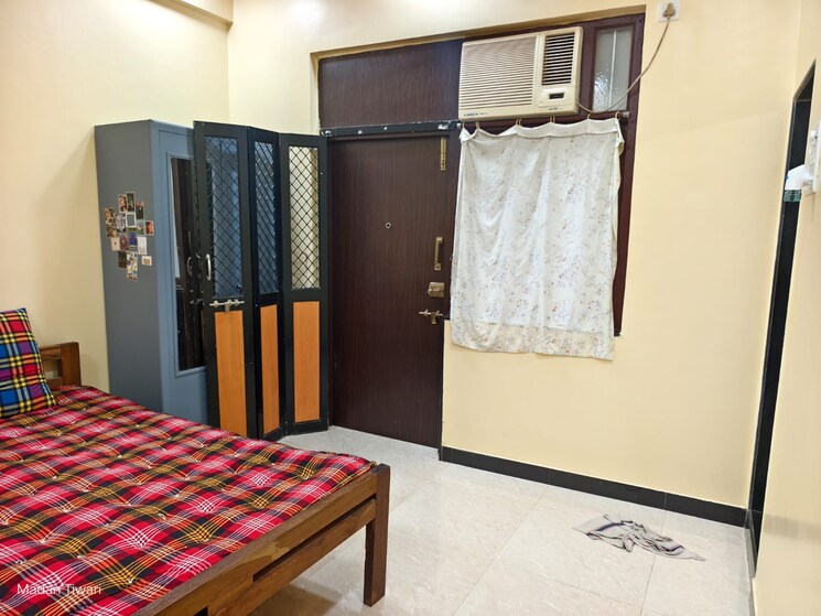 Bedroom, strand-house 1 Bedroom 500 Sq.Ft. Apartment In Apollo Bunder Mumbai 9285990