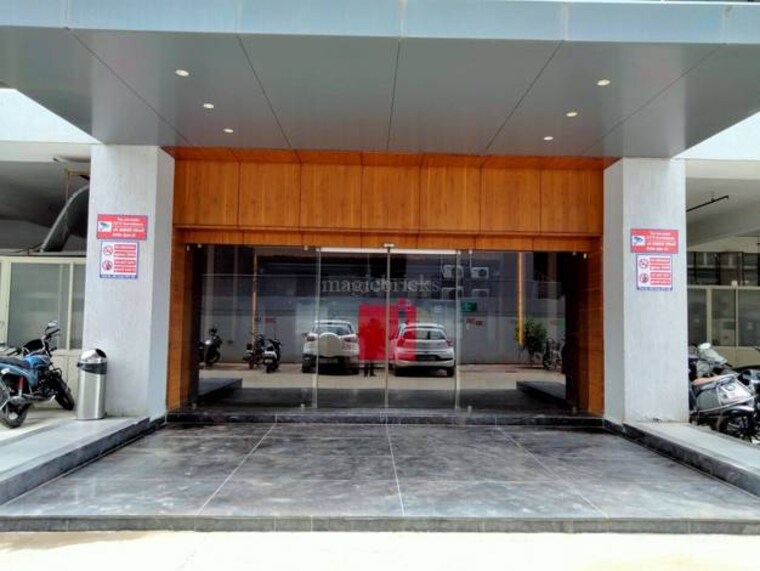  Parking, science city Commercial Office Space 3300 Sq.Ft. In Science City Ahmedabad 9285977