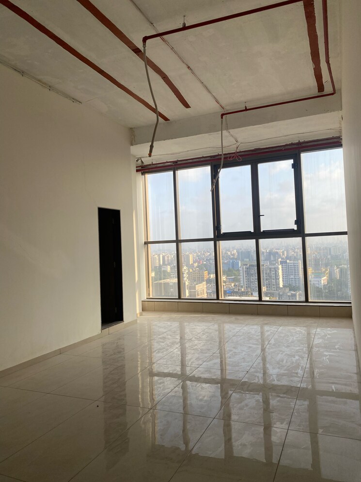 Room, chandak-unicorn Commercial Office Space 670 Sq.Ft. In Jeevan Nagar Mumbai 9286209