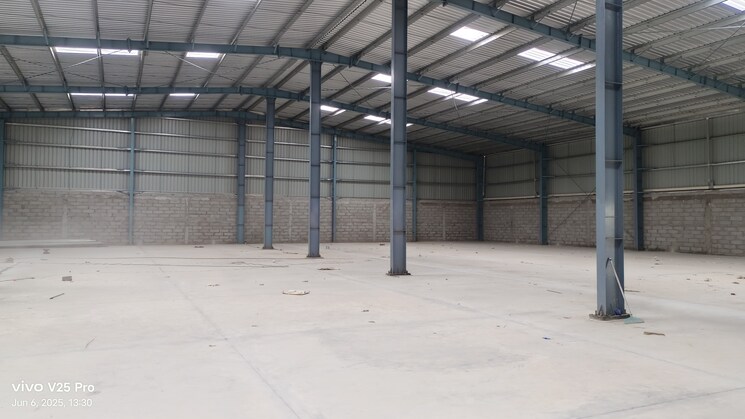 Room, nagpur station Commercial Warehouse 80000 Sq.Ft. In Nagpur Station Nagpur 9286045