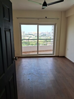 Room in 3 BHK Builder Floor at Ansal Crown Heights, Sector 80 – for Rent