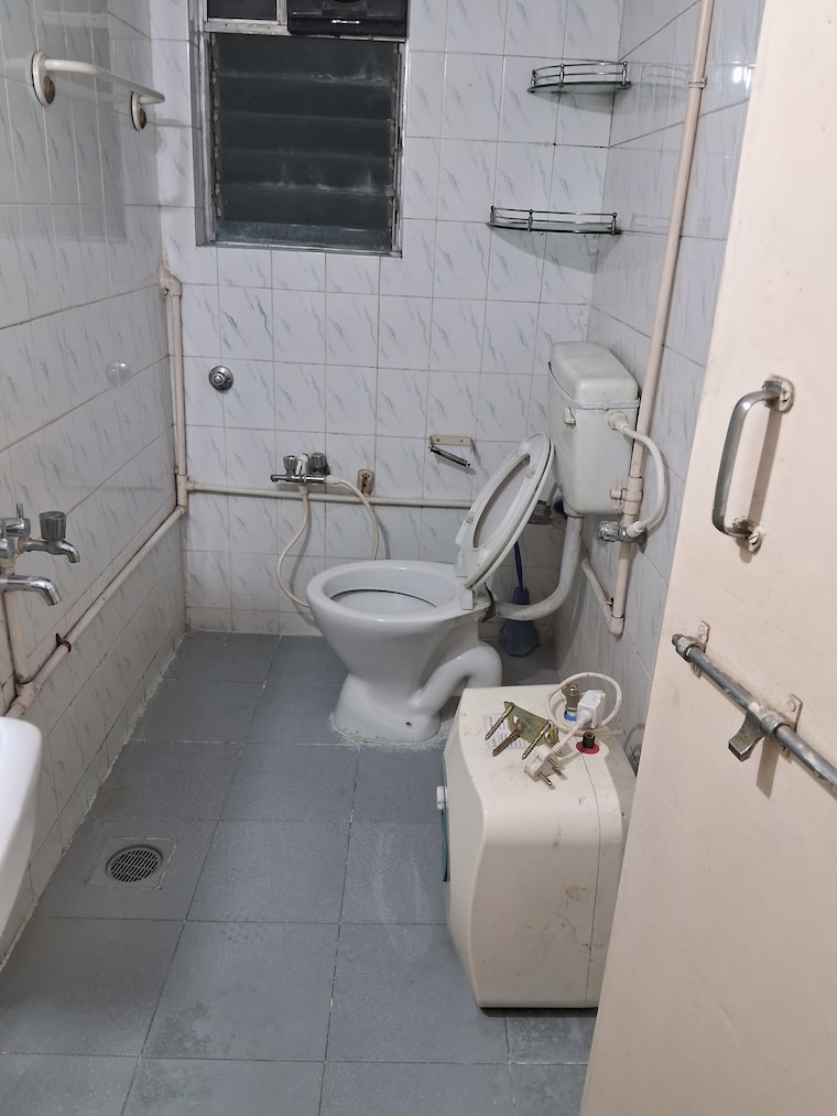 Bathroom, dnv-elite-gardens 2 Bedroom 1000 Sq.Ft. Apartment In Aundh Pune 9286297