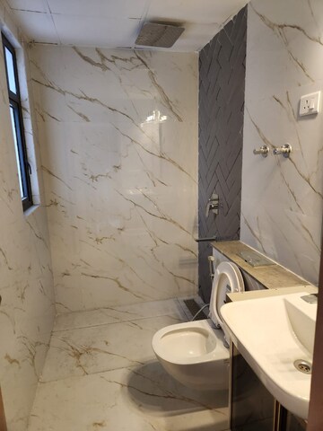 Bathroom in 3.5 BHK Apartment at M3M Heights, Sector 65 – for Sale