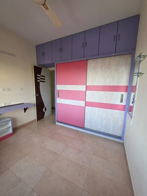 Room in 2 BHK Apartment at Nitesh Hyde Park, Bannerghatta Road – for Rent