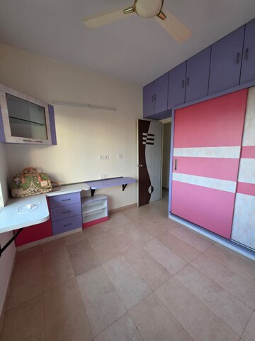 Room in 2 BHK Apartment at Nitesh Hyde Park, Bannerghatta Road – for Rent
