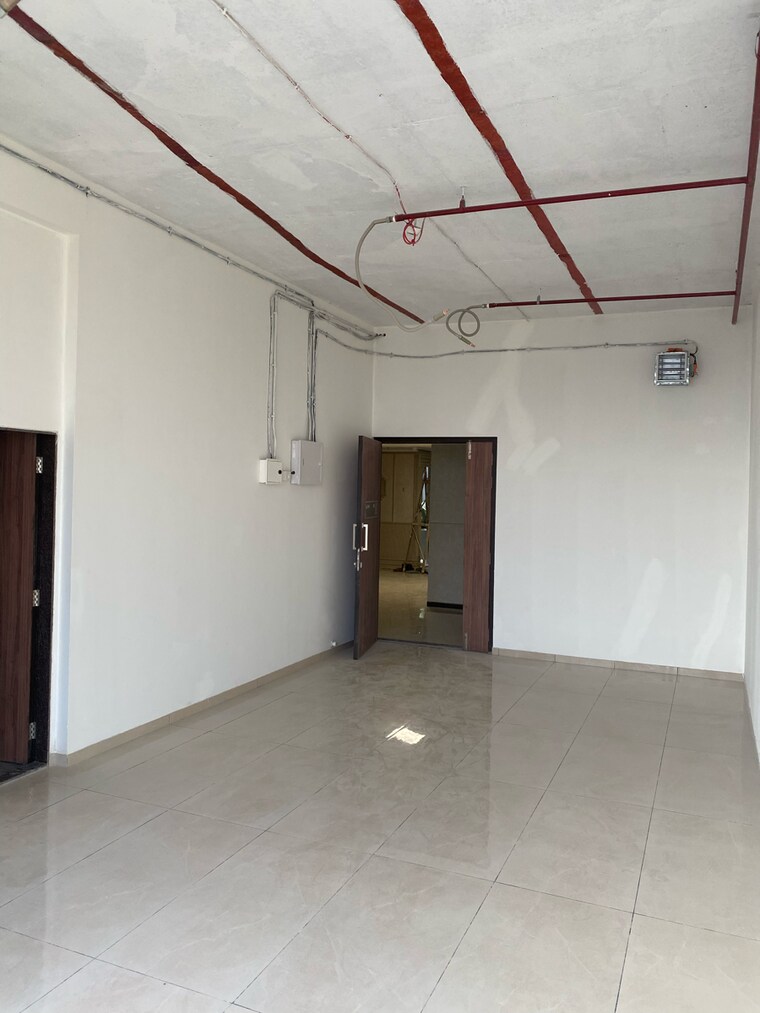 Room, chandak-unicorn Commercial Office Space 670 Sq.Ft. In Andheri West Mumbai 9286393