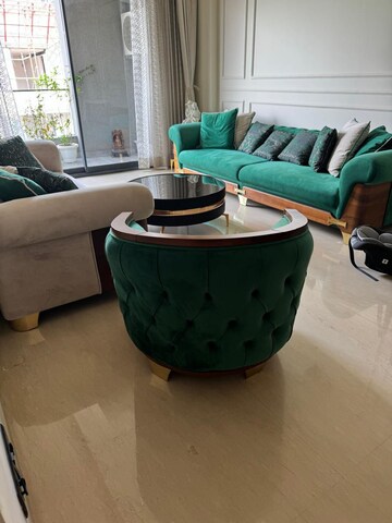 Team Area in 4 BHK Builder Floor at Sushant Lok ii – for Rent