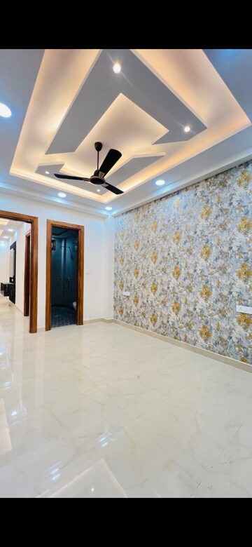 Bedroom in 3 BHK Builder Floor at BPTP District 3, Sector 85 – for Sale