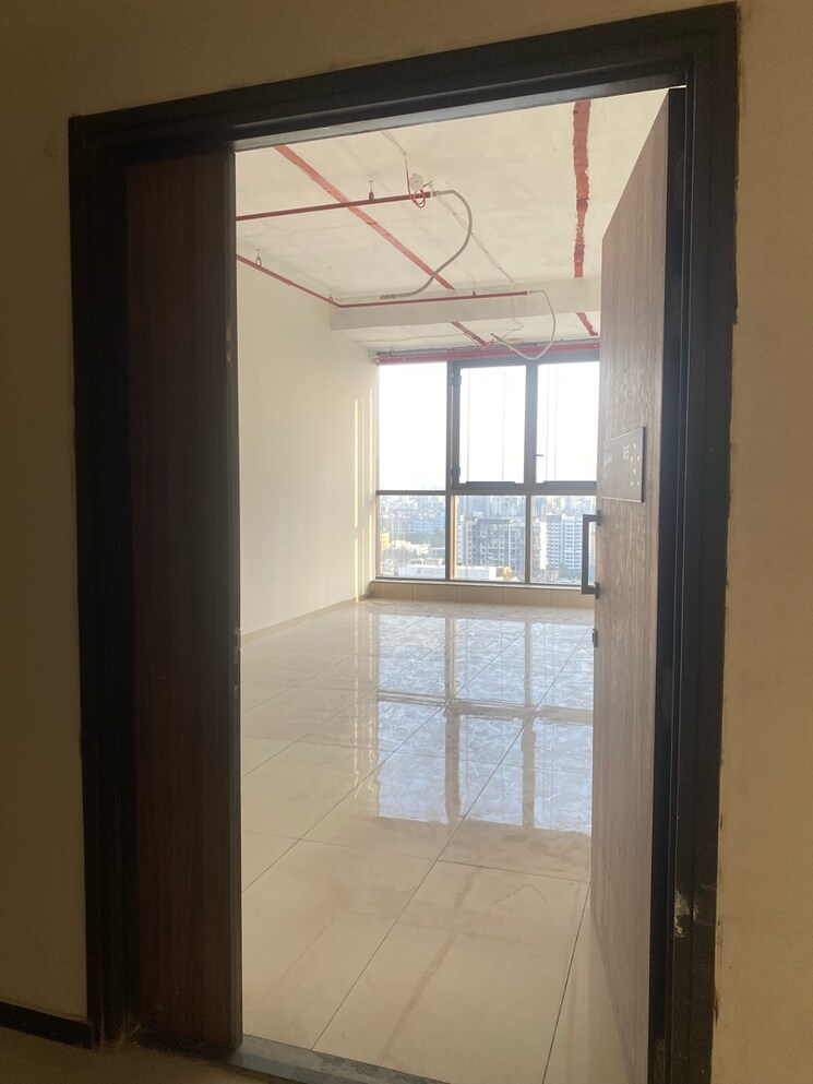 Room, chandak-unicorn Commercial Office Space 670 Sq.Ft. In Andheri West Mumbai 9286393