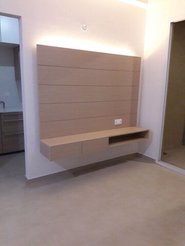 Room in 2.5 BHK Apartment at Bhartiya City Nikoo Homes II, Thanisandra Main Road – for Rent