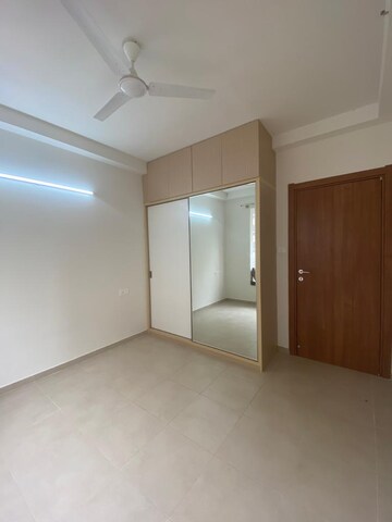 Room in 2.5 BHK Apartment at Bhartiya City Nikoo Homes II, Thanisandra Main Road – for Rent