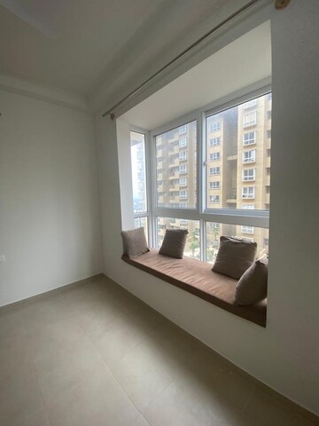 Room in 2.5 BHK Apartment at Bhartiya City Nikoo Homes II, Thanisandra Main Road – for Rent