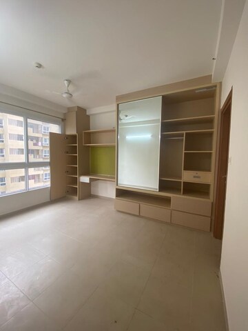 Room in 2.5 BHK Apartment at Bhartiya City Nikoo Homes II, Thanisandra Main Road – for Rent