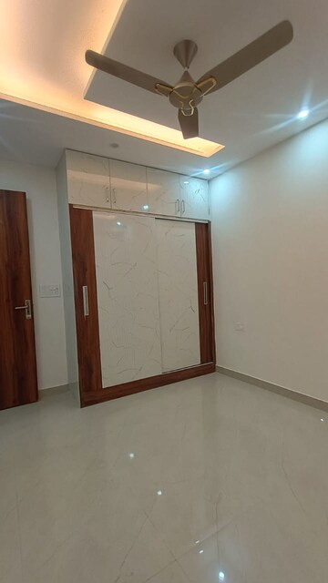 Room in 3 BHK Apartment at Patel Nagar Society, Sector 15 – for Sale