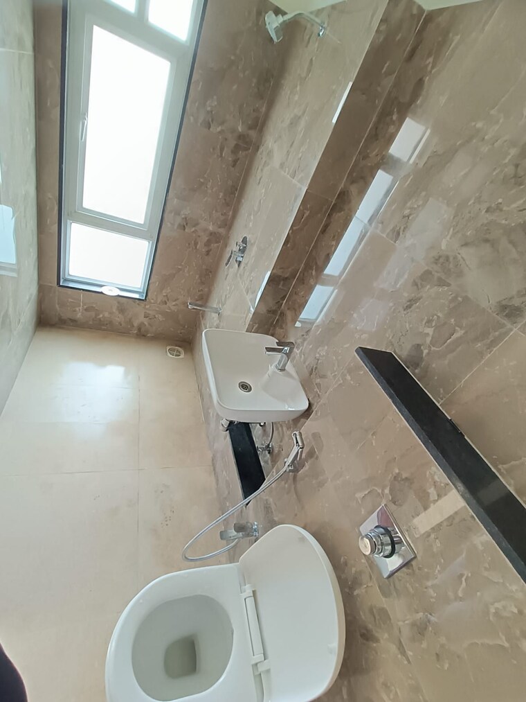 Bathroom, vtp-beaumonde 3 Bedroom 1093 Sq.Ft. Apartment In Kharadi Pune 9286341