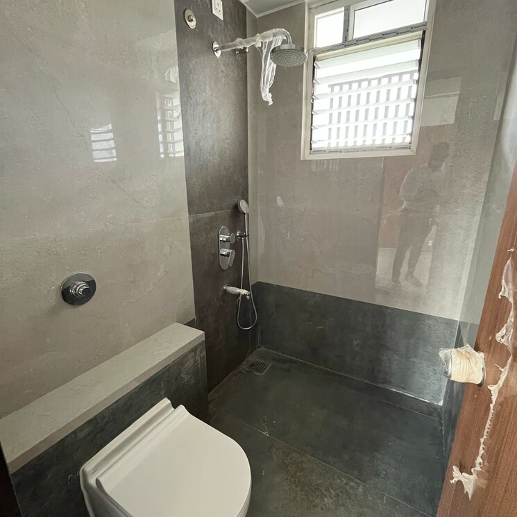 Attached Bathroom, parisar-apartment 2 Bedroom 1100 Sq.Ft. Apartment In Prabhat Road Pune 9286421