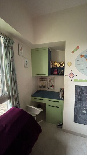 Room in 2 BHK Apartment at Lodha Amara, Kolshet Road – for Rent