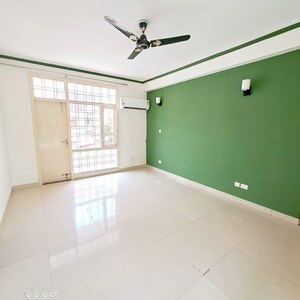 Room in 4 BHK Builder Floor at Sector 57 – for Rent