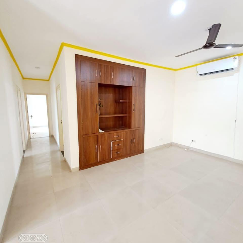 4 BHK + Servant Room Builder Floor For Rent in Independent Builder Floor