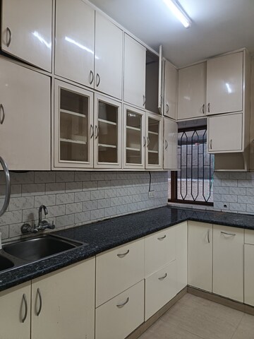 Kitchen in 3 BHK Villa at Sector 31 – for Rent