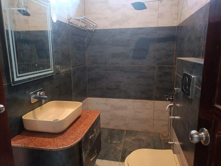 Bathroom, dehrakhas 2 Bedroom 1200 Sq.Ft. Independent House In Dehrakhas Dehradun 9286420
