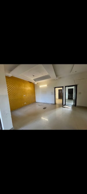 Room in 3 BHK Builder Floor at Pir Machalla – for Sale