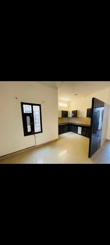 Room in 3 BHK Builder Floor at Pir Machalla – for Sale