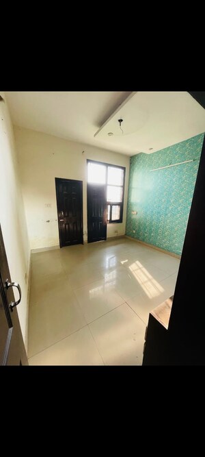 Room in 3 BHK Builder Floor at Pir Machalla – for Sale
