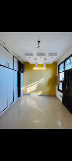 Building Lobby in 3 BHK Builder Floor at Pir Machalla – for Sale