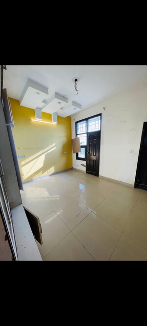 Room in 3 BHK Builder Floor at Pir Machalla – for Sale