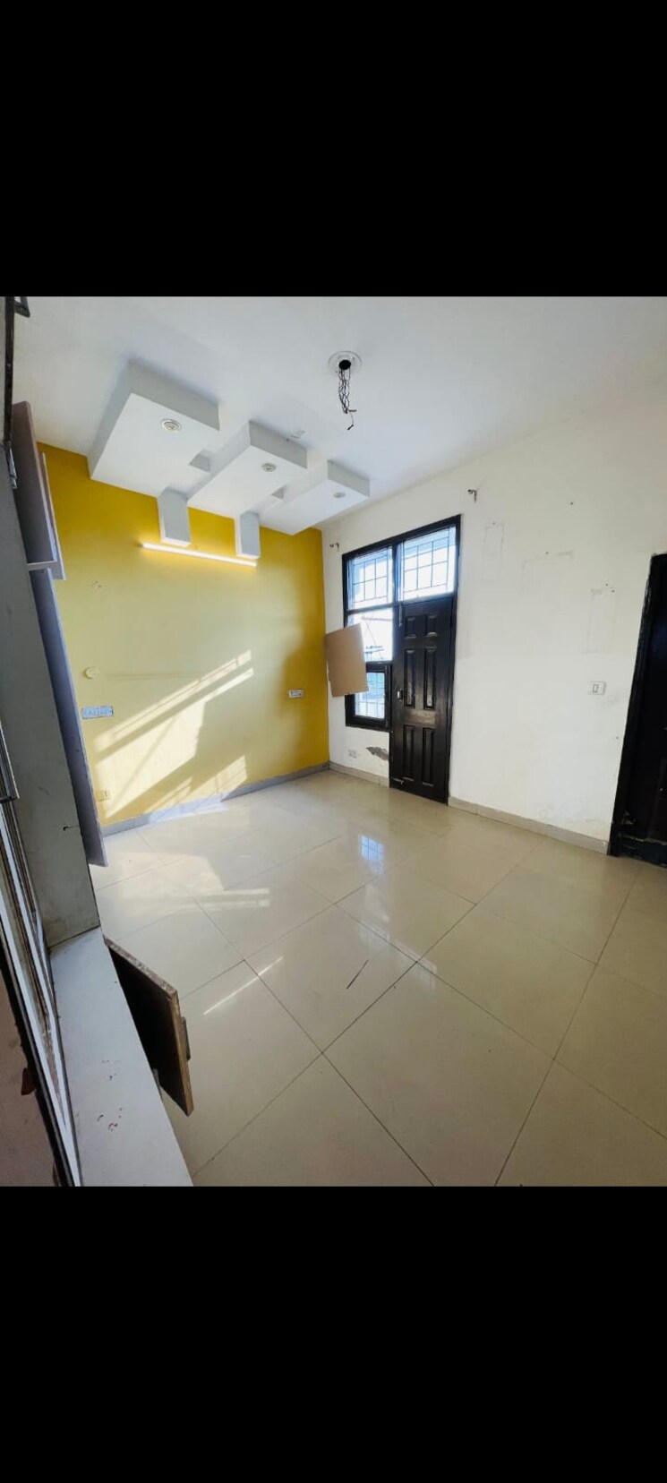 Room, pir machalla 3 Bedroom 1450 Sq.Ft. Builder Floor In Pir Machalla Zirakpur 9286439