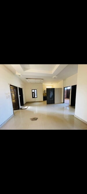 Room in 3 BHK Builder Floor at Pir Machalla – for Sale