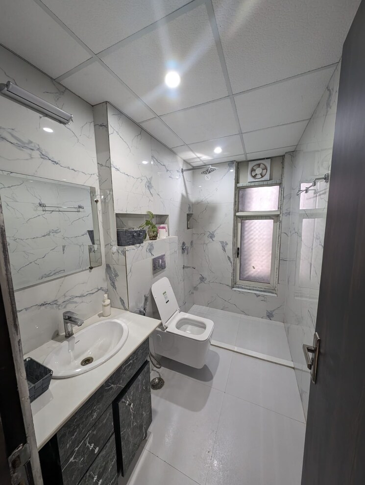 Bathroom, rwa-apartments-sector-26 4 Bedroom 2000 Sq.Ft. Villa In Sector 26 Noida 9286445