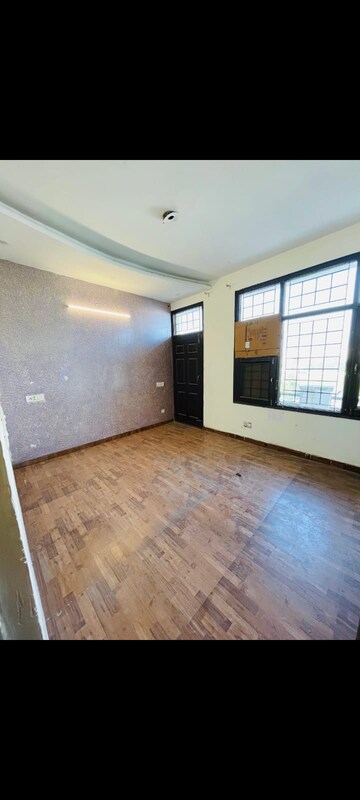 Room in 3 BHK Builder Floor at Pir Machalla – for Sale