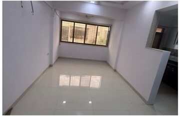 Room in 2 BHK Apartment at Seven Bungalow, Andheri West – for Rent