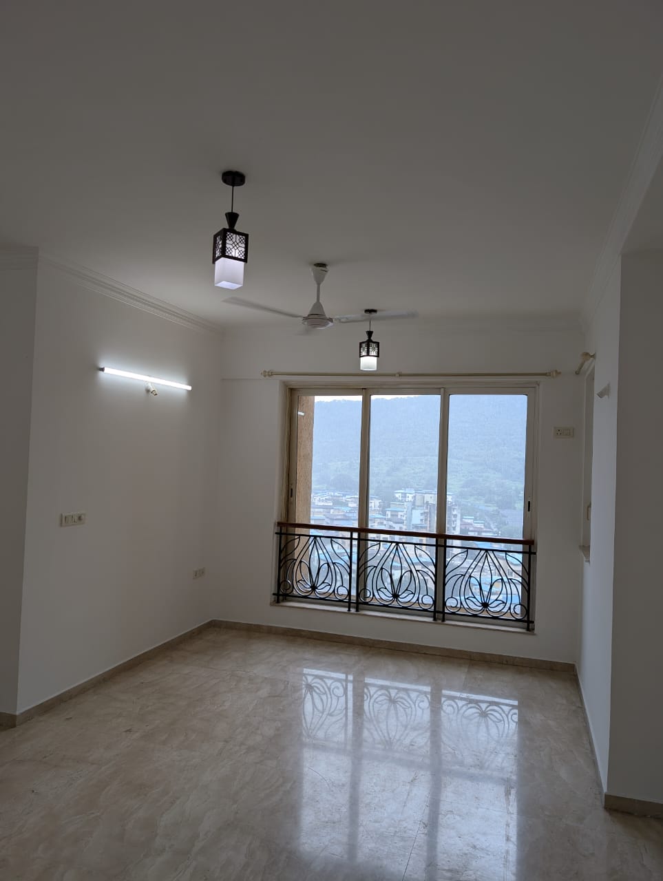 2 BHK 750 Sq.Ft. Apartment in Hiranandani Meadows