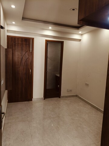 Room in 3 BHK Builder Floor at Pir Machalla – for Sale